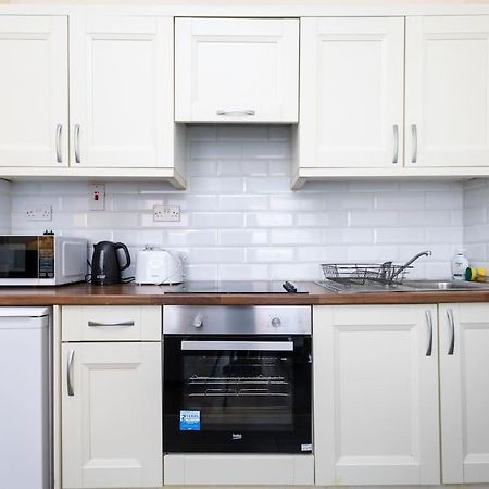 Homely 1 Bedroom Apartment In Smithfield, Dublin Buitenkant foto