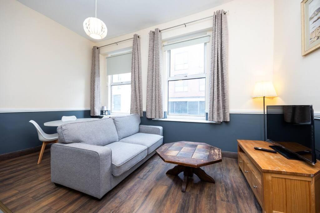 Homely 1 Bedroom Apartment In Smithfield, Dublin Buitenkant foto
